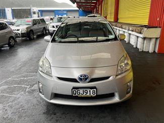 2011 Toyota Prius - Thumbnail