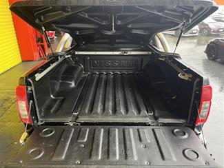 2009 Nissan Navara - Thumbnail