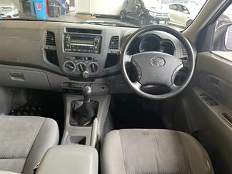 2011 Toyota Hilux - Thumbnail