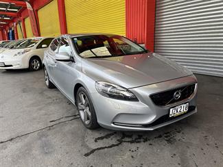 2013 Volvo v40 - Thumbnail