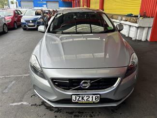 2013 Volvo v40 - Thumbnail