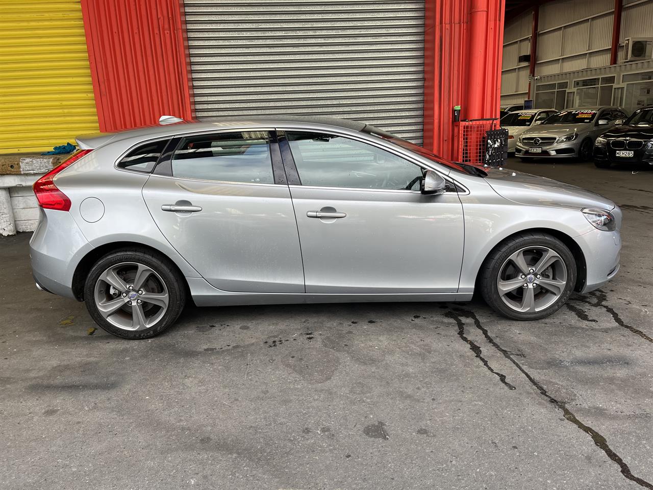 2013 Volvo v40