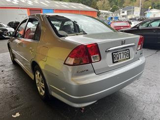 2005 Honda Civic - Thumbnail