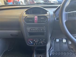 2004 Holden COMBO - Thumbnail