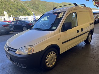 2004 Holden COMBO - Thumbnail