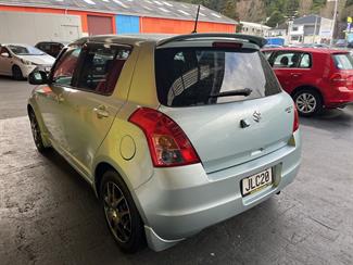 2009 Suzuki Swift - Thumbnail