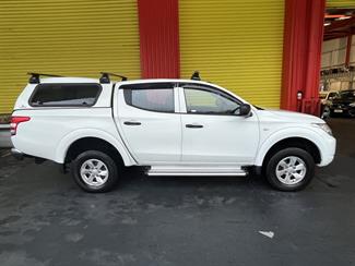 2016 Mitsubishi Triton - Thumbnail