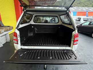 2016 Mitsubishi Triton - Thumbnail