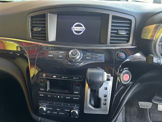 2012 Nissan ELGRAND - Thumbnail