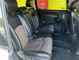 2012 Nissan ELGRAND - Thumbnail