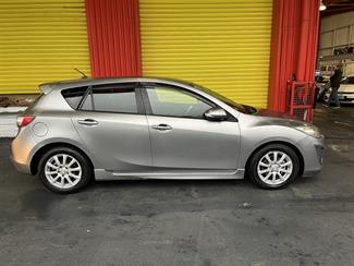 2009 Mazda Axela - Thumbnail