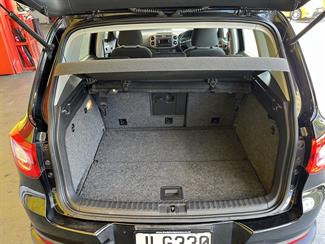 2010 Volkswagen Tiguan - Thumbnail