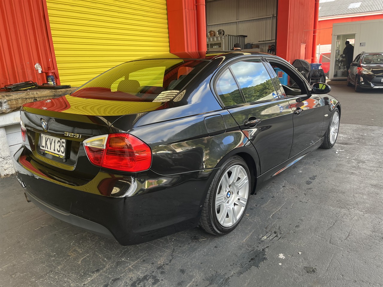 2006 BMW 323I