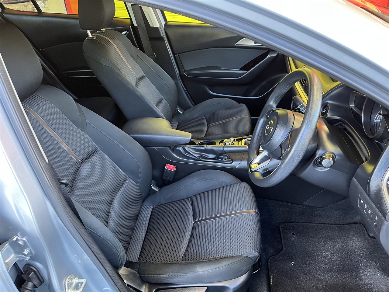 2018 Mazda Axela