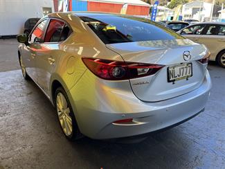 2018 Mazda Axela - Thumbnail