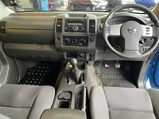 2011 Nissan Navara - Thumbnail