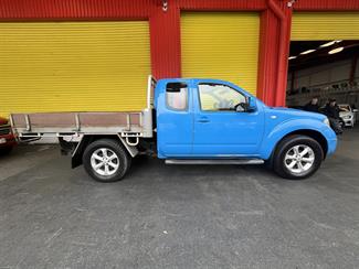 2011 Nissan Navara - Thumbnail
