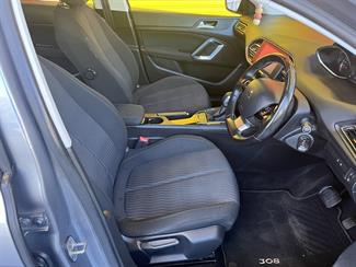 2017 Peugeot 308 - Thumbnail