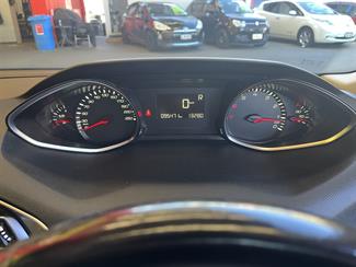 2017 Peugeot 308 - Thumbnail