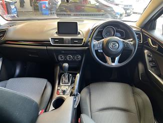 2016 Mazda MAZDA3 - Thumbnail
