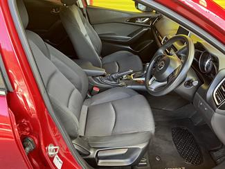 2016 Mazda MAZDA3 - Thumbnail