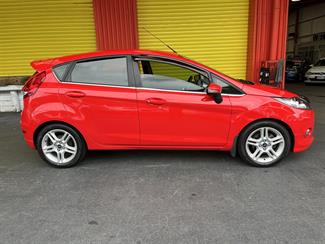 2011 Ford Fiesta - Thumbnail