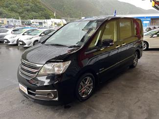 2012 Nissan Serena - Thumbnail