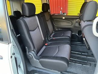 2013 Nissan Serena - Thumbnail