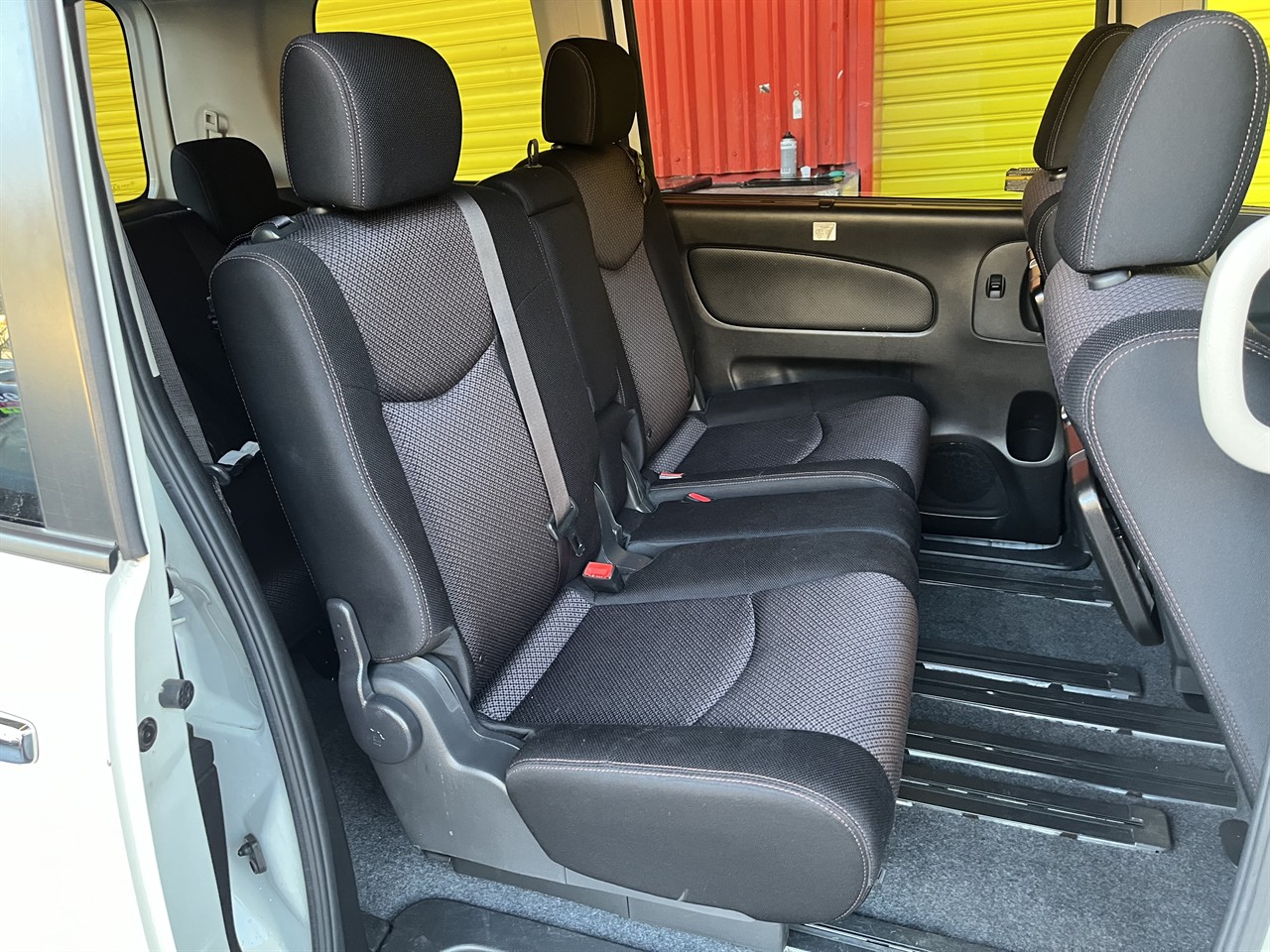 2013 Nissan Serena