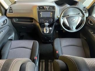 2013 Nissan Serena - Thumbnail