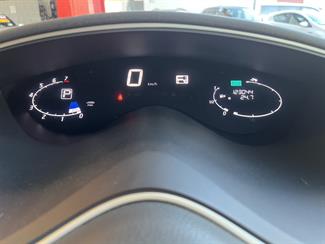 2013 Nissan Serena - Thumbnail