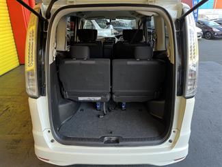 2013 Nissan Serena - Thumbnail