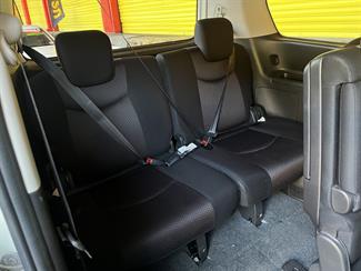 2013 Nissan Serena - Thumbnail