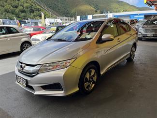 2016 Honda Grace - Thumbnail