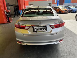 2016 Honda Grace - Thumbnail