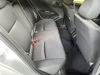 2016 Honda Grace - Thumbnail