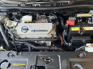 2011 Nissan LEAF - Thumbnail