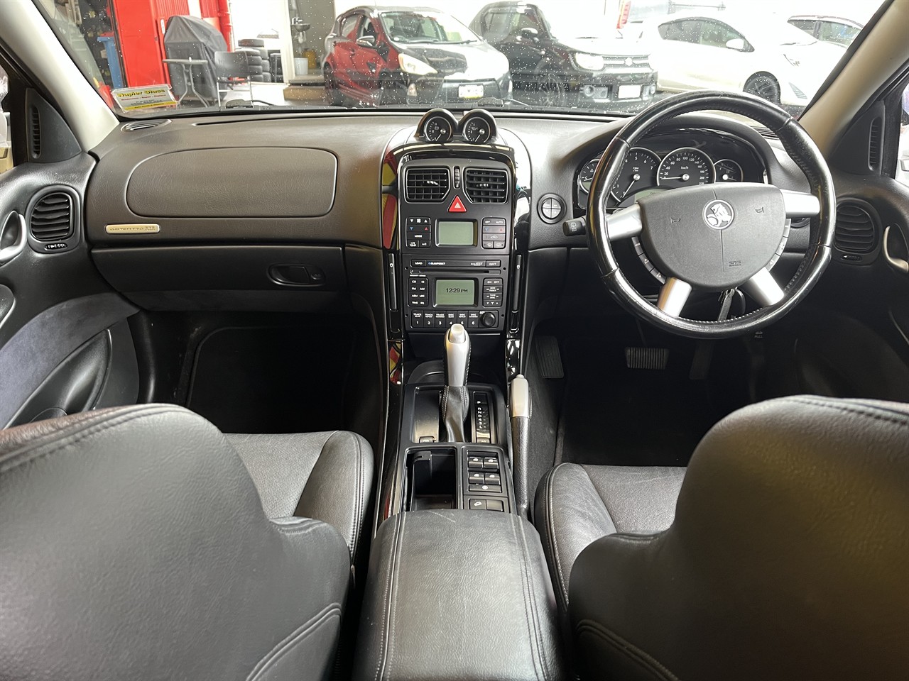 2005 Holden Adventra