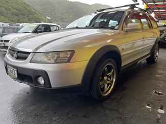 2005 Holden Adventra - Thumbnail