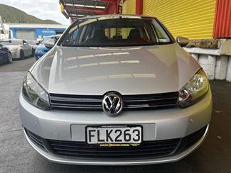 2010 Volkswagen Golf - Thumbnail