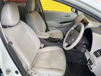 2012 Nissan LEAF - Thumbnail