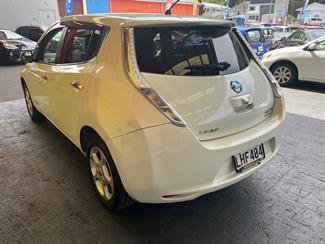 2012 Nissan LEAF - Thumbnail