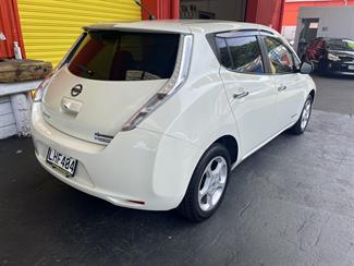 2012 Nissan LEAF - Thumbnail