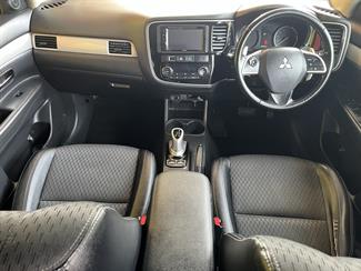 2013 Mitsubishi Outlander - Thumbnail