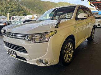 2013 Mitsubishi Outlander - Thumbnail