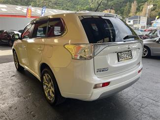 2013 Mitsubishi Outlander - Thumbnail