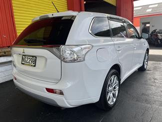 2013 Mitsubishi Outlander - Thumbnail