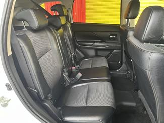 2013 Mitsubishi Outlander - Thumbnail