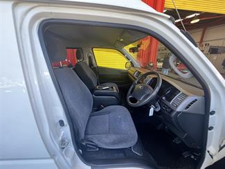 2013 Toyota Hiace - Thumbnail