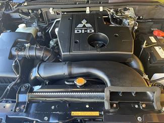 2012 Mitsubishi Pajero - Thumbnail